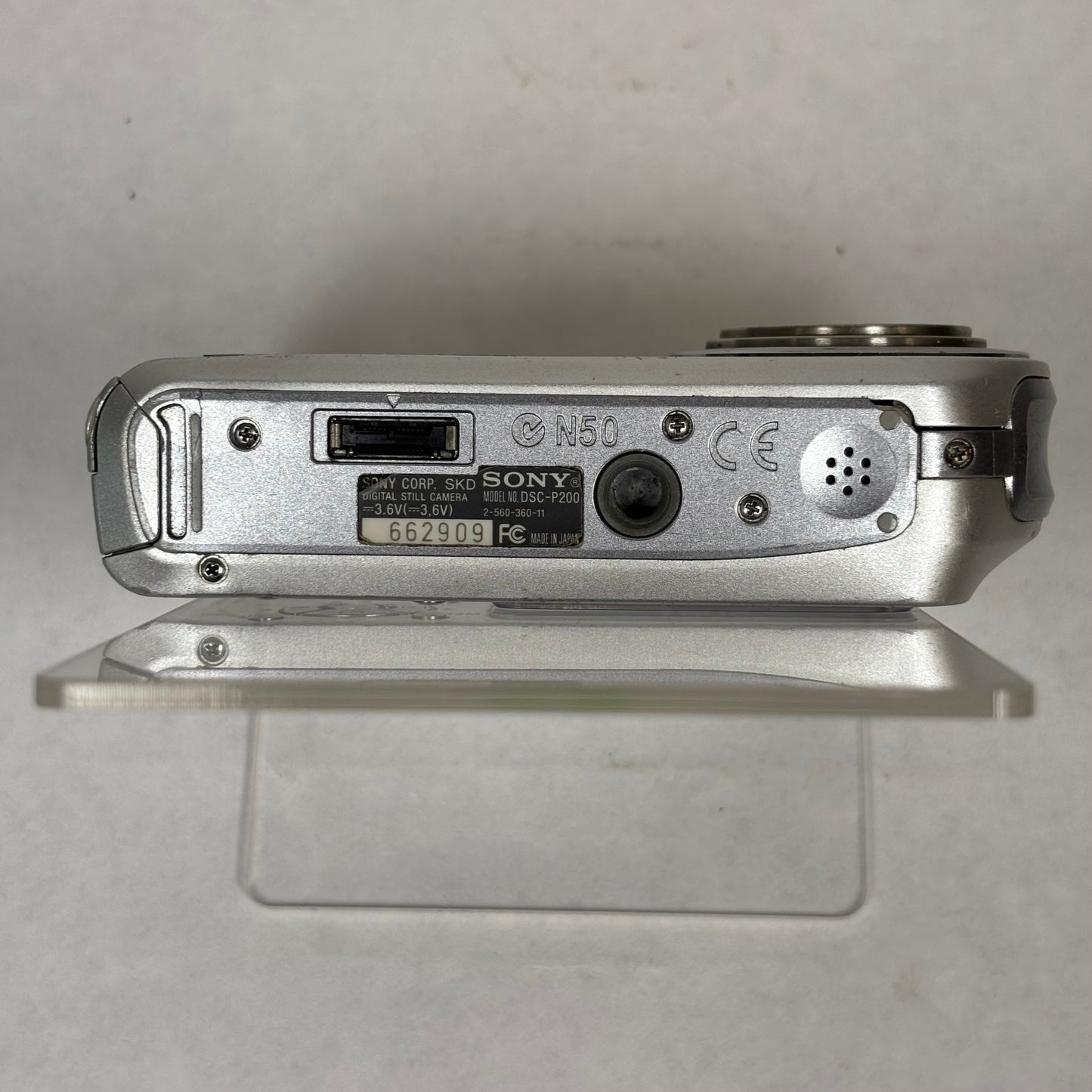 Sony Cyber-Shot DSC-P200 7.2MP Digital Point-And-Shoot Camera Carl Zeiss