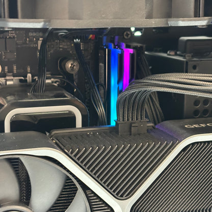 Cooler Master NR200P Ryzen 9 7900X 4.70GHz 32GB RAM 2TB SSD RTX 4070 Founders