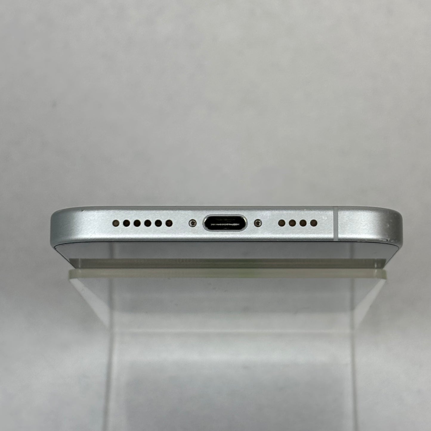 Factory Unlocked Apple iPhone 16 Plus 128GB White MXUU3LL/A