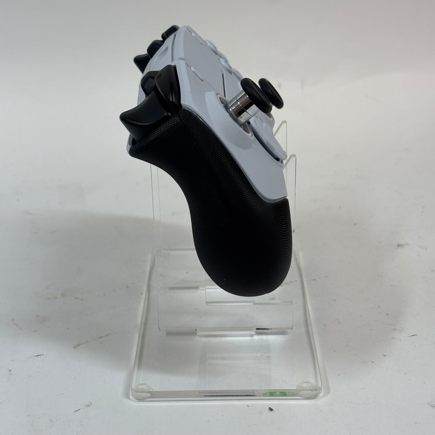 Razer Wolverine V2 Black/White RZ06-0471 Controller For Playstation 5 PS5