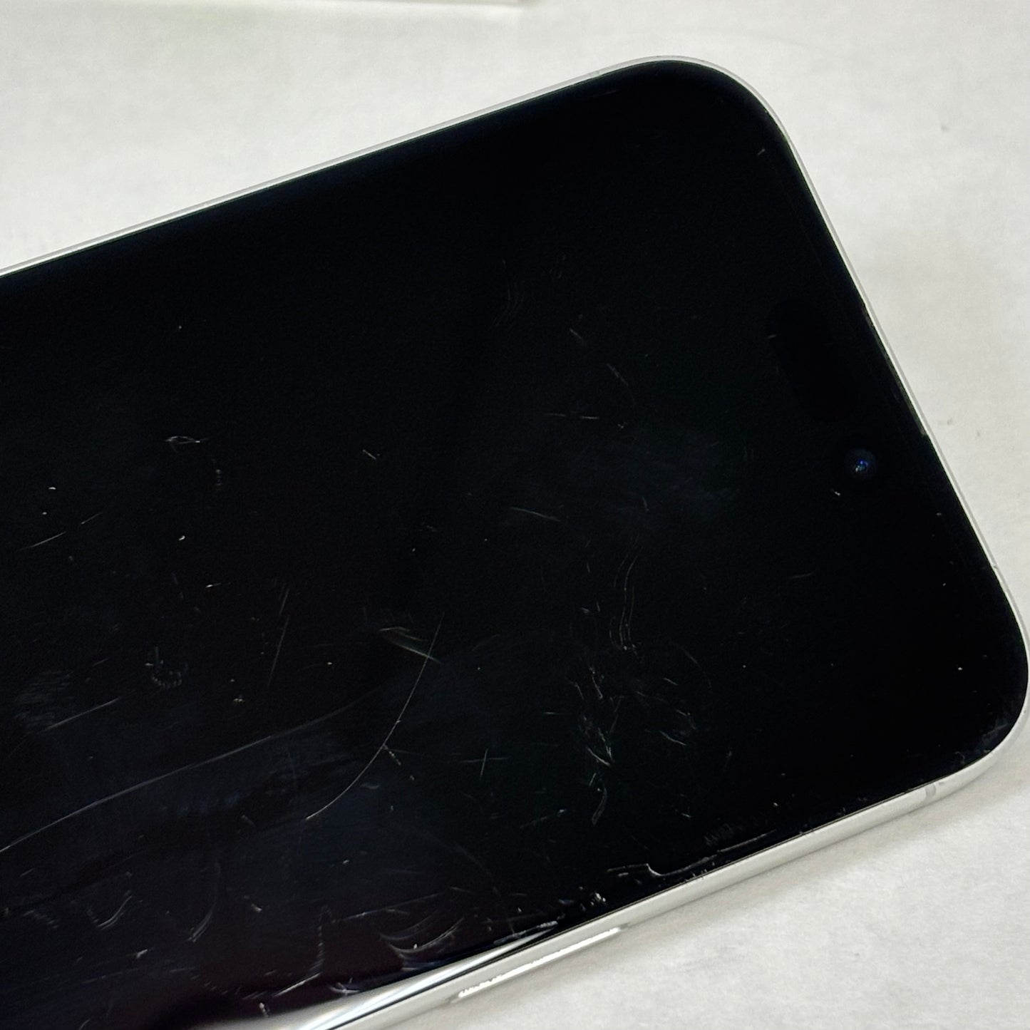 Factory Unlocked Apple iPhone 16 Plus 128GB White MXUU3LL/A