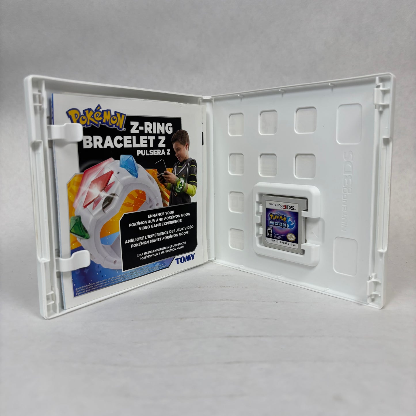 Pokemon Moon (Nintendo 3DS, 2016) Complete